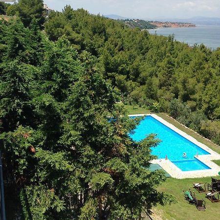 Paressa Villas Néa Fókaia Ruang foto