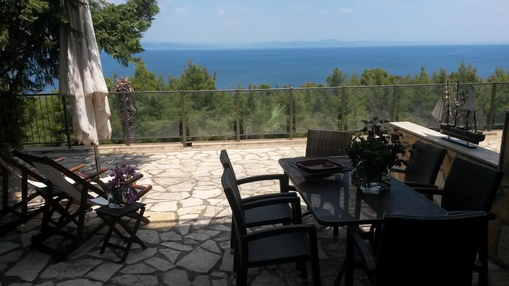Paressa Villas Néa Fókaia Ruang foto