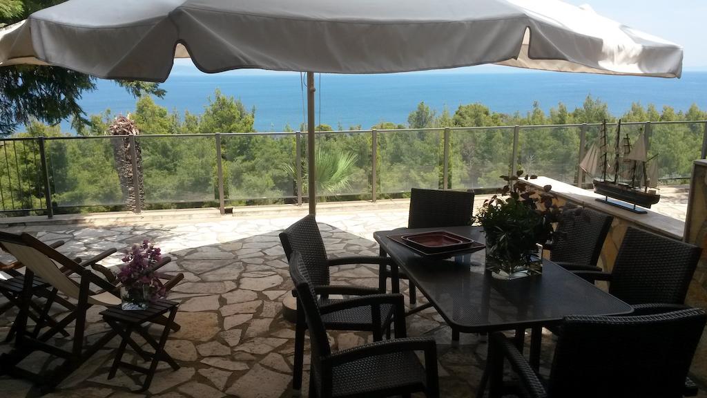 Paressa Villas Néa Fókaia Ruang foto