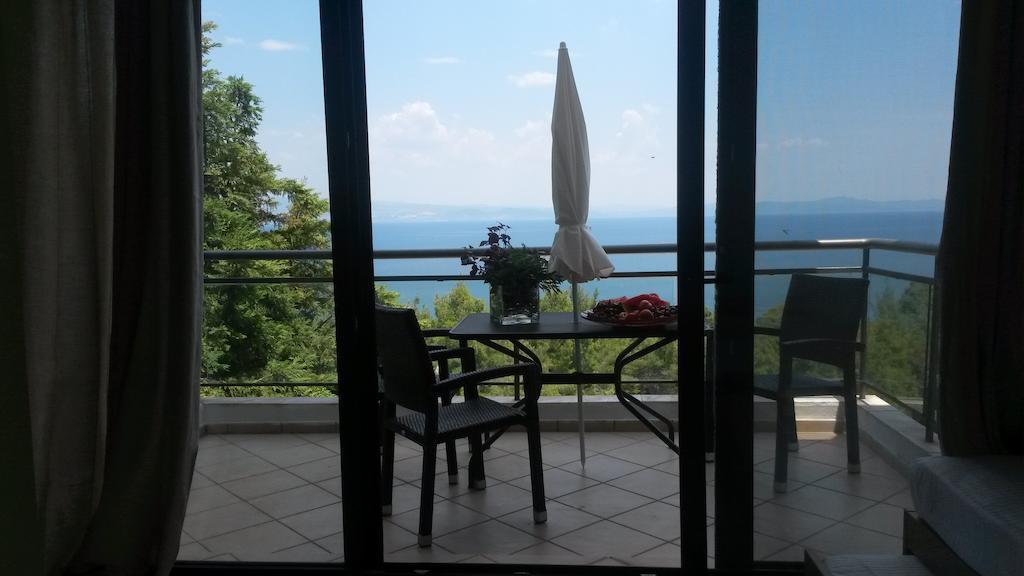 Paressa Villas Néa Fókaia Ruang foto